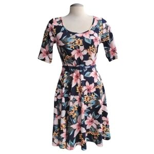 Impress! | Floral Half Sleeve Scoop Neck Midi Belted Dress